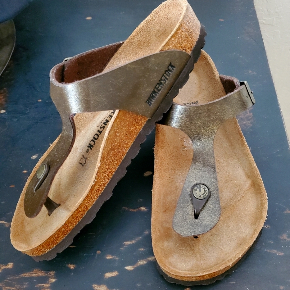 BRAND NEW - Birkenstocks Gizeh Birko-Flor - Golden Brown - Size 39